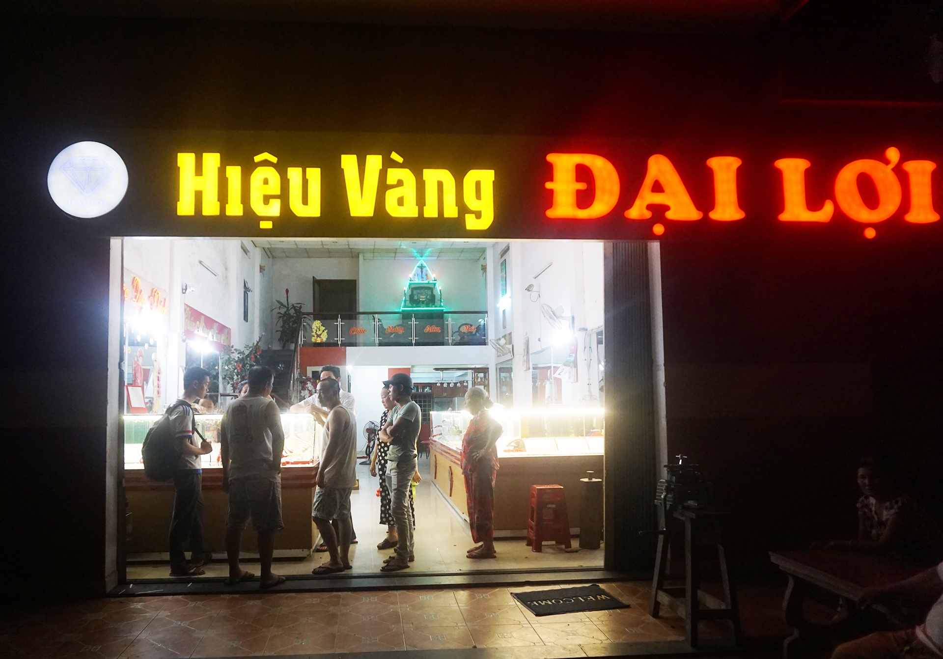 Cướp tiệm vàng tại Đà Nẵng ảnh 1 Cuop tiem vang tai Da Nang anh 1