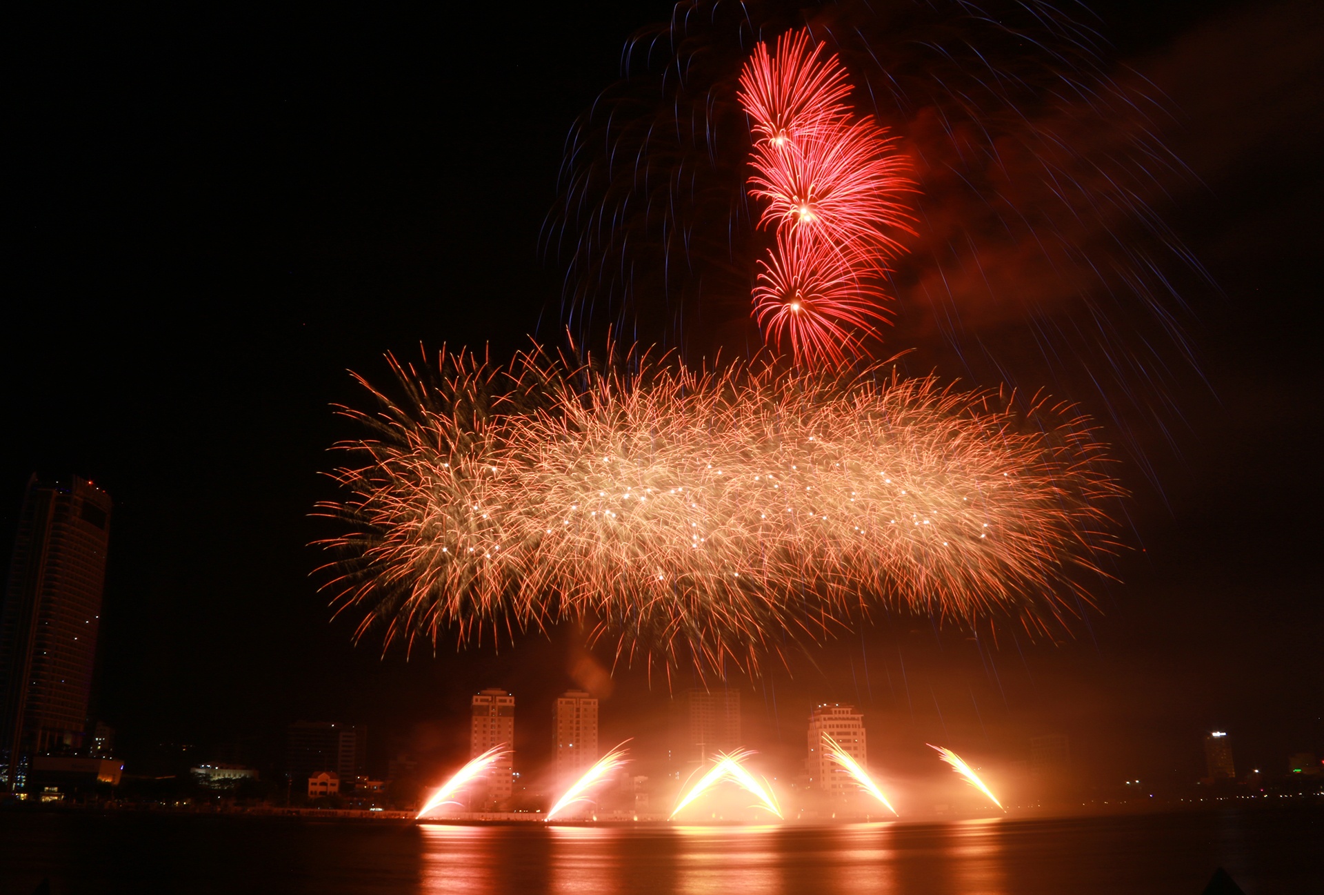 Chung ket phao hoa quoc te Da Nang anh 4