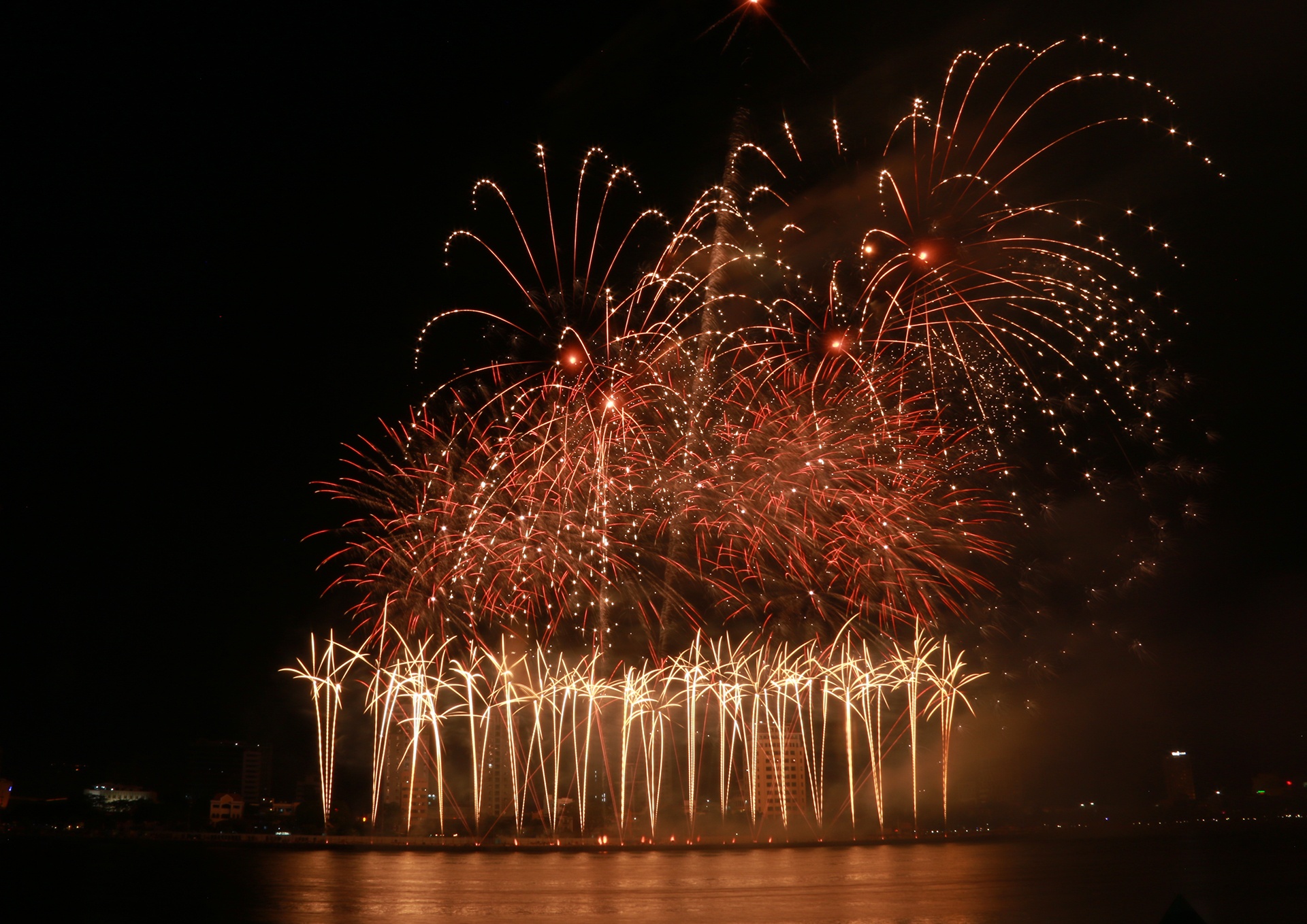 Chung ket phao hoa quoc te Da Nang anh 5