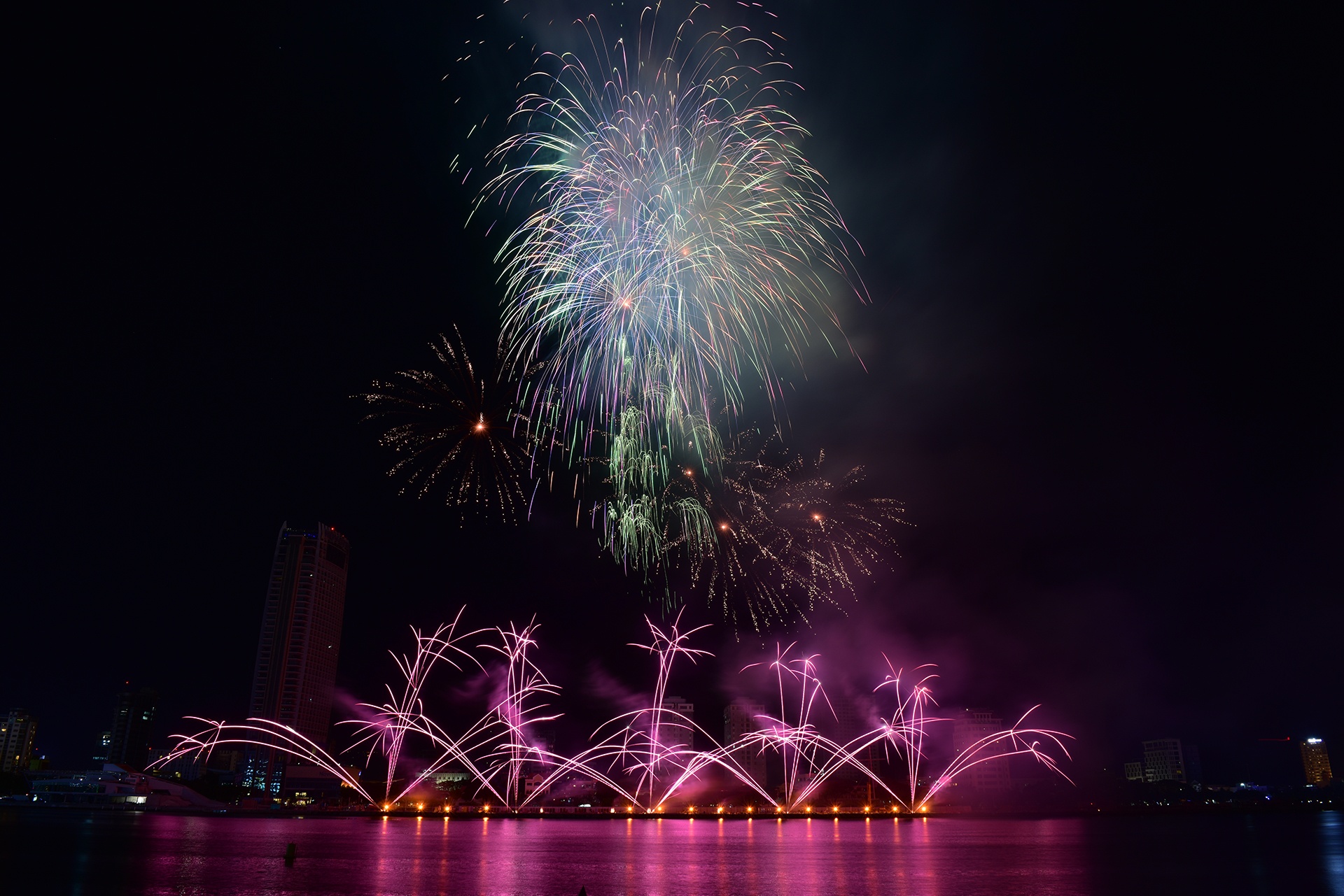 Chung ket phao hoa quoc te Da Nang anh 3