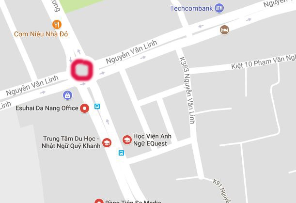 Xe taxi va cham lat nhao sau va cham giao thong o Da Nang anh 2