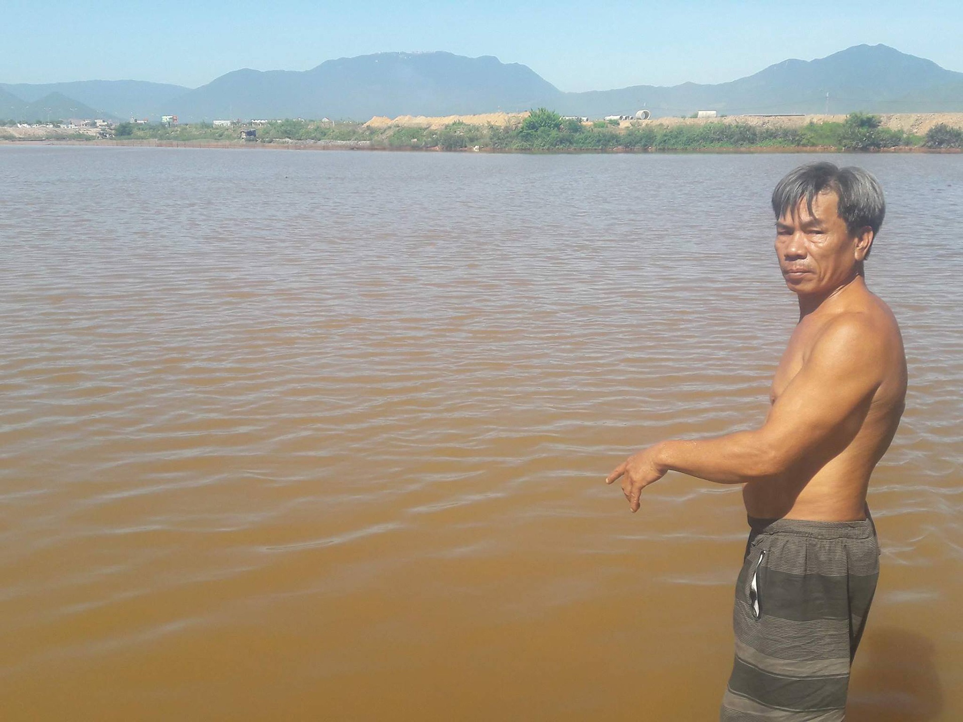 Nước sông ở Đà Nẵng đỏ ngầu ảnh 1 Nuoc song o Da Nang do ngau anh 1