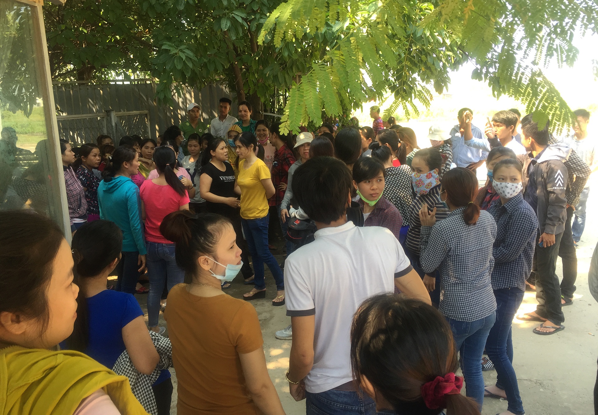 Công nhân Đà Nẵng nghỉ việc đình công ảnh 1 Cong nhan Da Nang nghi viec dinh cong anh 1