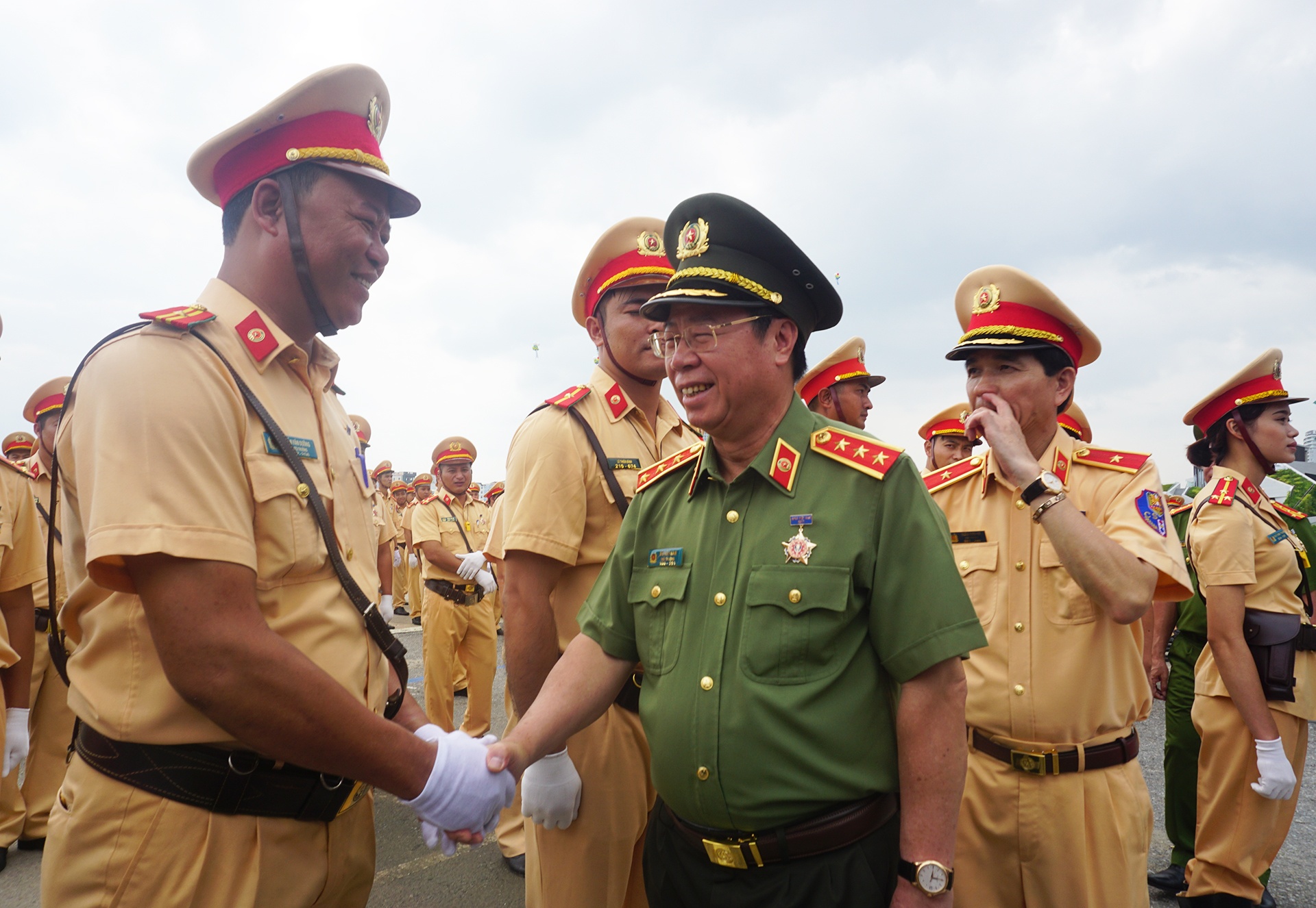 Ra quân APEC tại Đà Nẵng ảnh 2 Ra quan APEC tai Da Nang anh 2