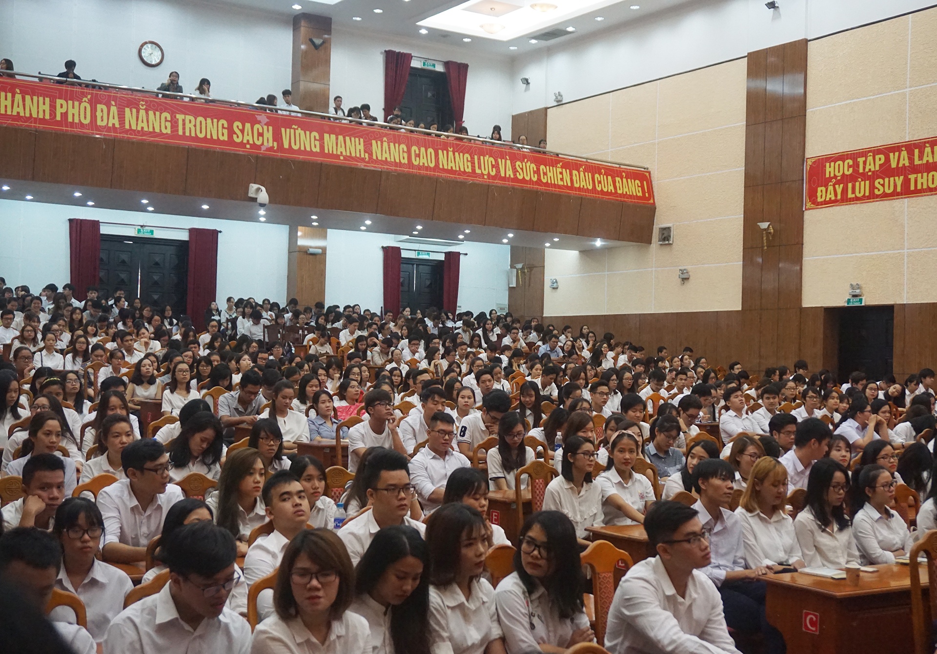 Ra quân APEC ảnh 1 Ra quan APEC anh 1