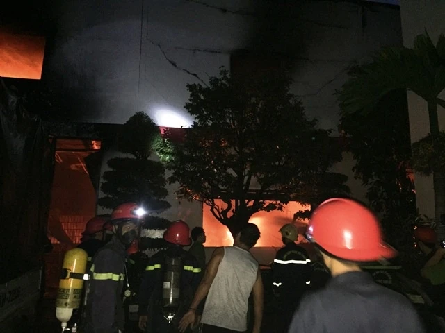 Chay nha kho tai co so nem anh 1