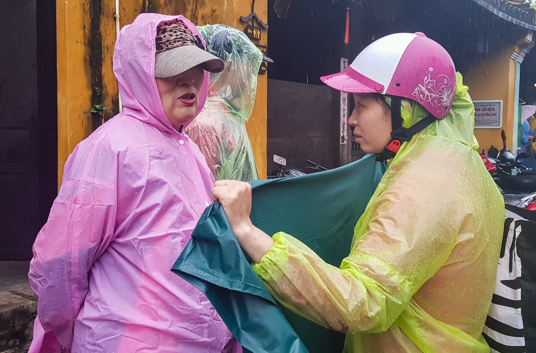 phố cổ hội an chìm trong nước lũ ảnh 9 pho co hoi an chim trong nuoc lu anh 9