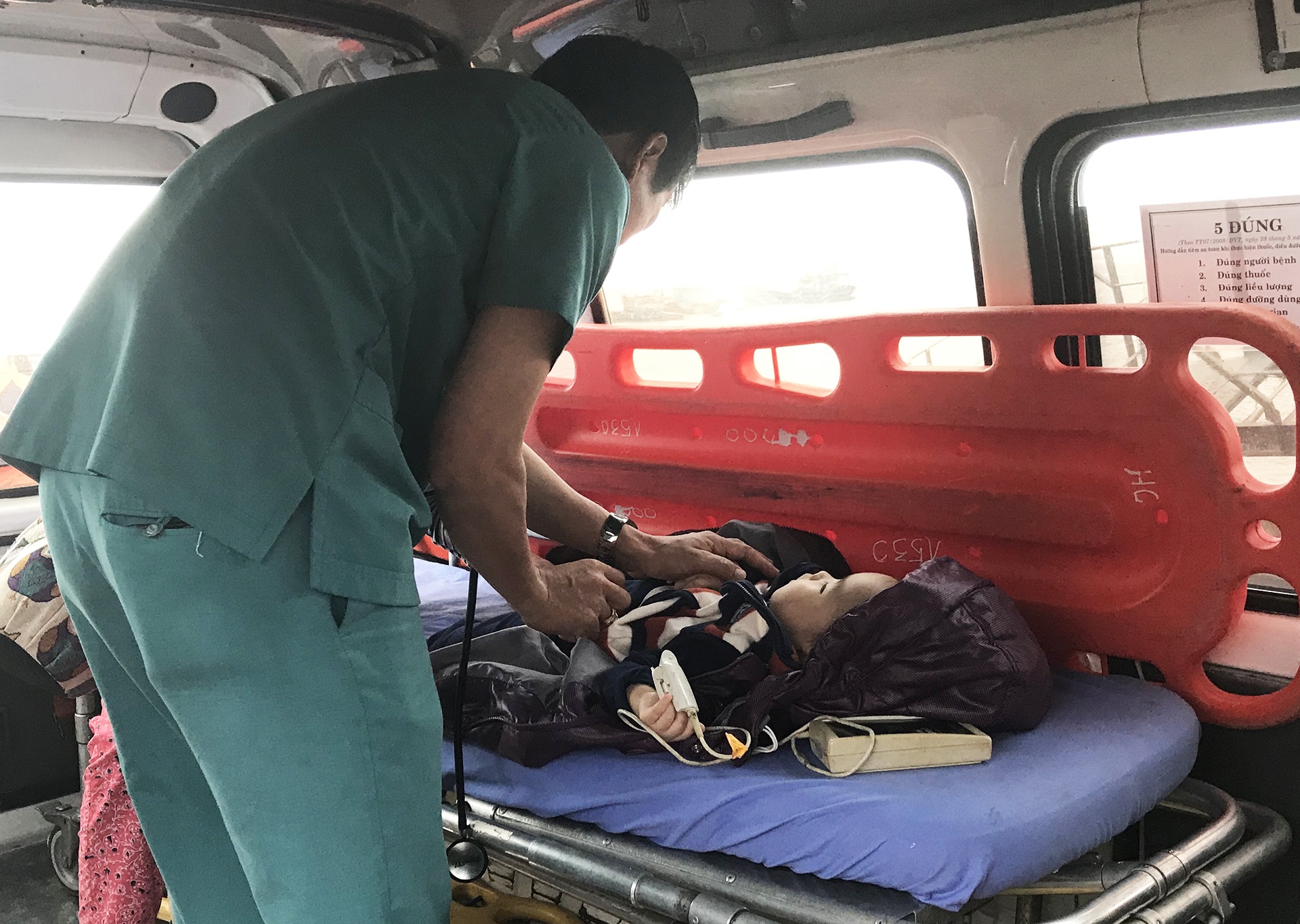 Cứu cháu bé nguy kịch ảnh 1 Cuu chau be nguy kich anh 1