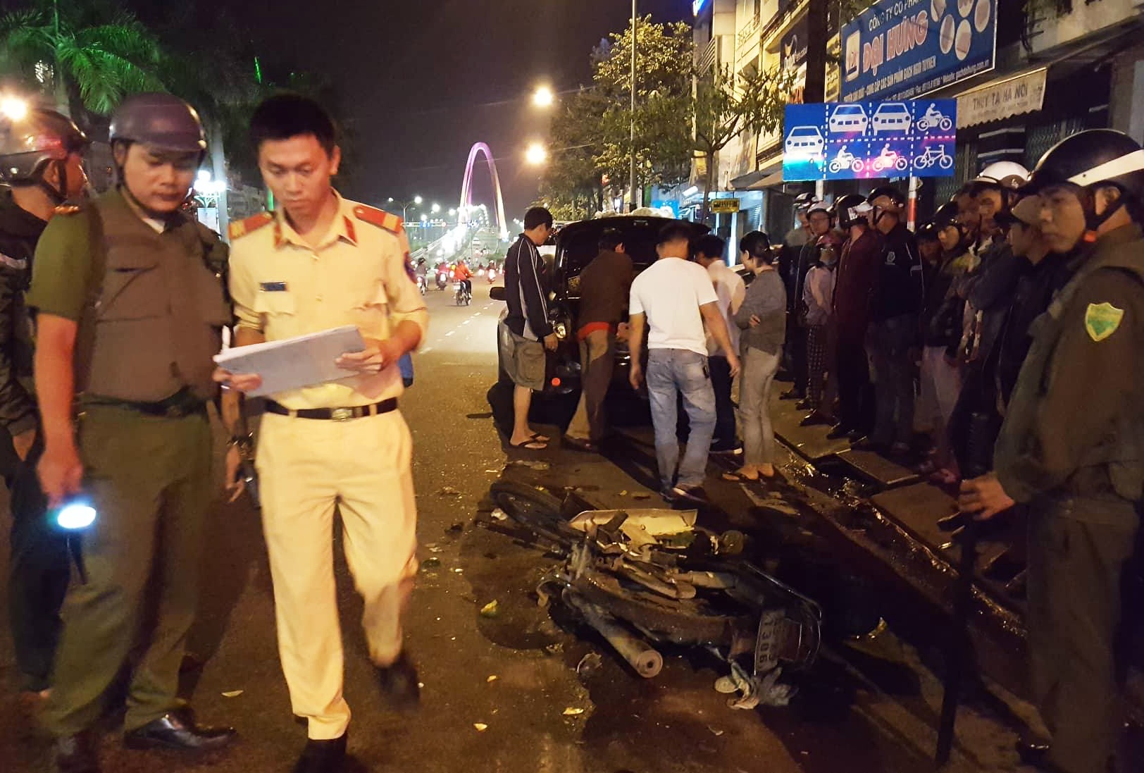 Truy tim nu tai xe lai oto bo tron sau khi gay tai nan lien hoan hinh anh