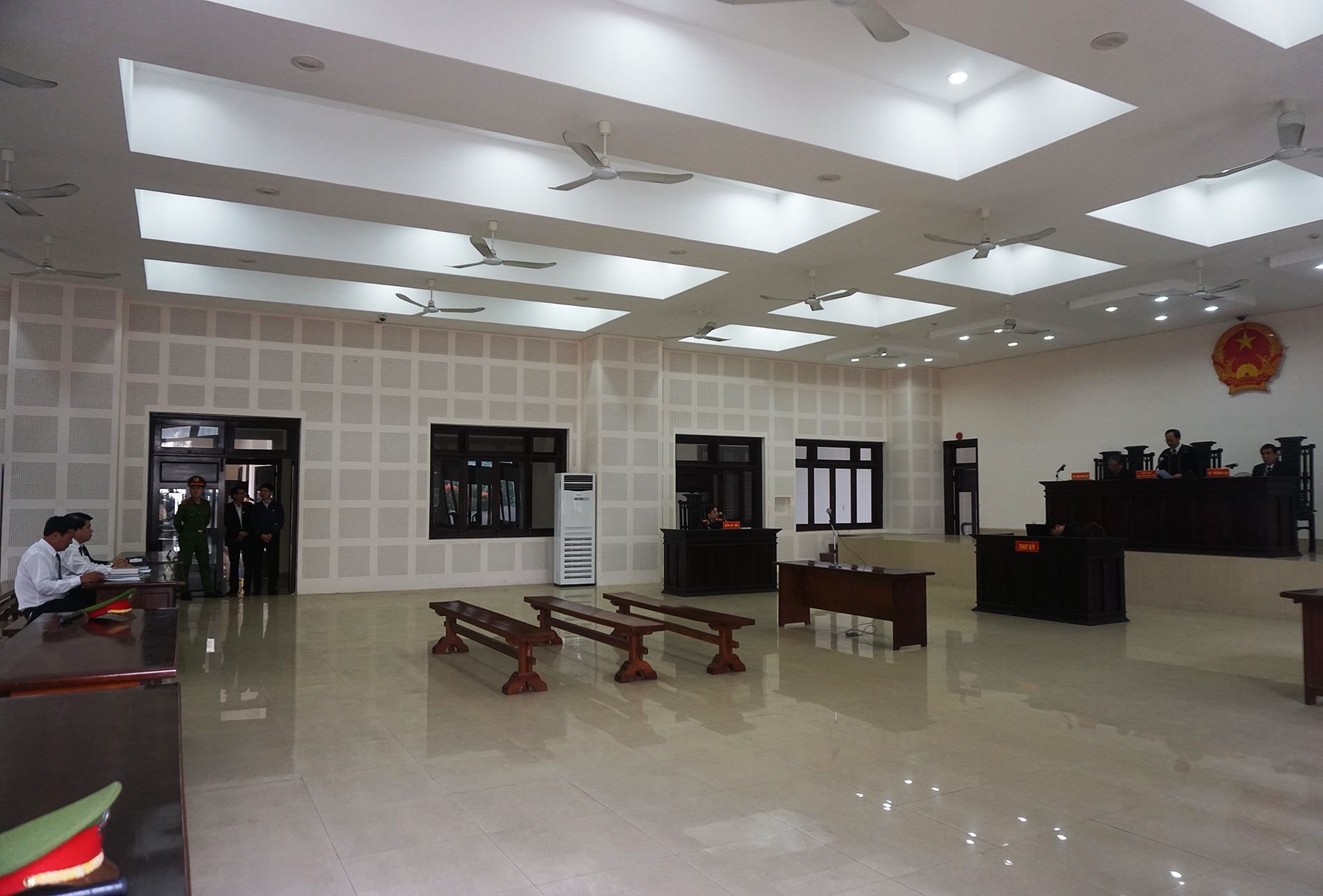 Hoãn phiên tòa người dọa giết chủ tịch đà nẵng ảnh 1 Hoan phien toa nguoi doa giet chu tich da nang anh 1