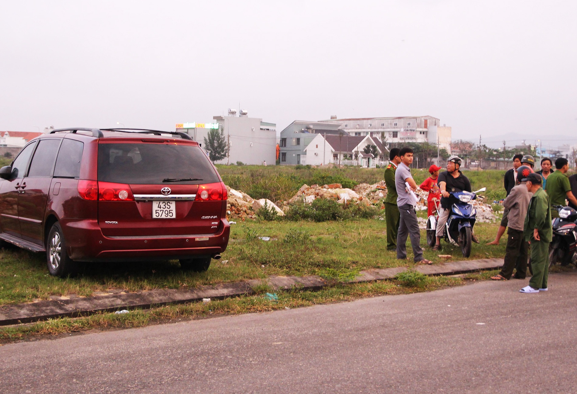 No tien ca do bong da, tai xe khong che nu ke toan cuop 200 trieu hinh anh