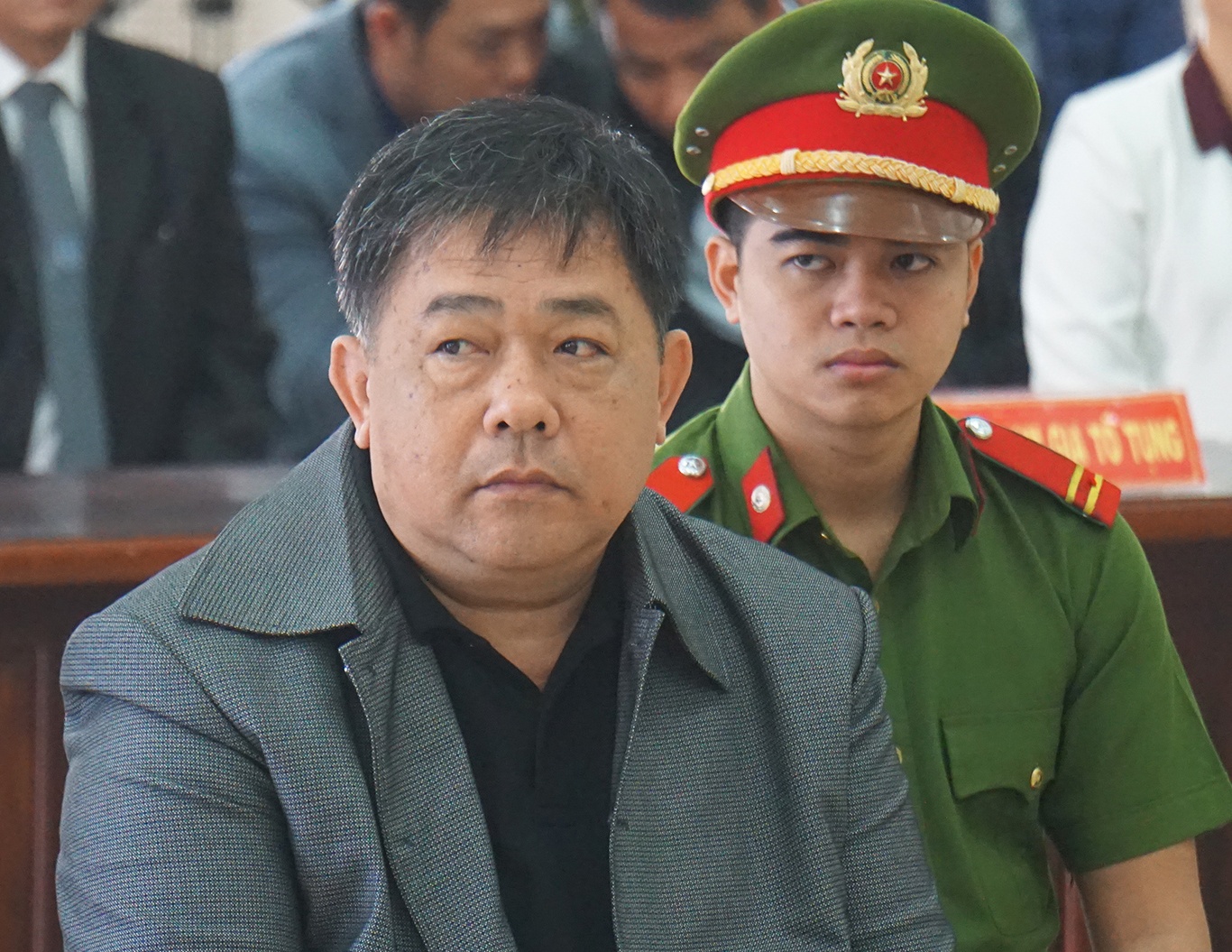 Nguoi nhan tin de doa Chu tich Da Nang linh 18 thang tu hinh anh