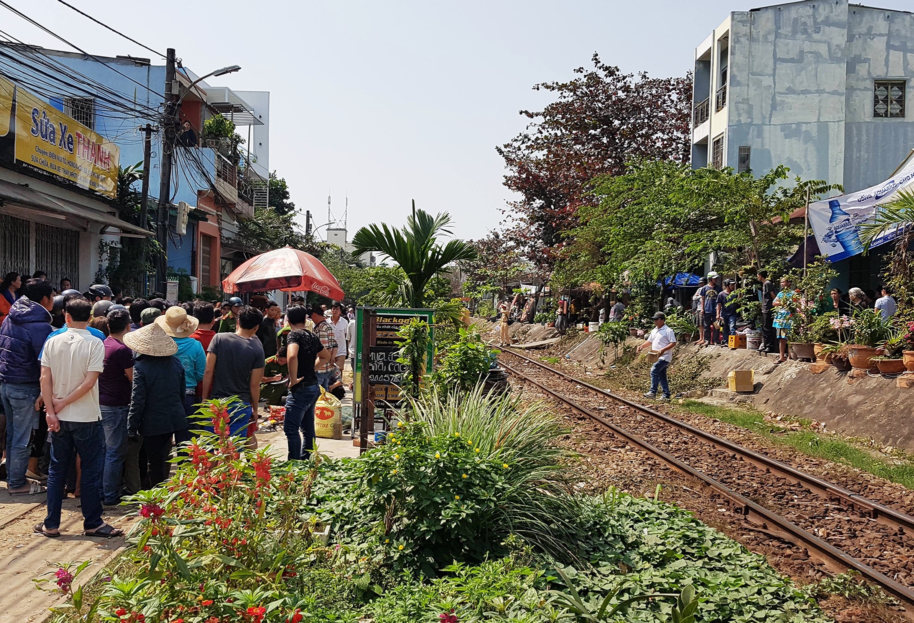 Mot phu nu 32 tuoi bi tau hoa keo le 7 met hinh anh