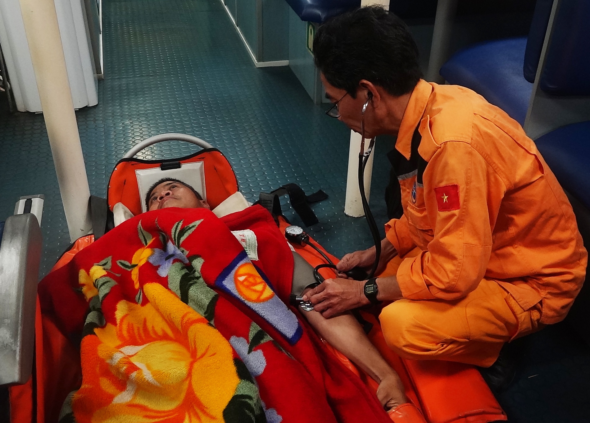 cứu thuyền viên nước ngoài gặp nạn trên biển ảnh 1 cuu thuyen vien nuoc ngoai gap nan tren bien anh 1
