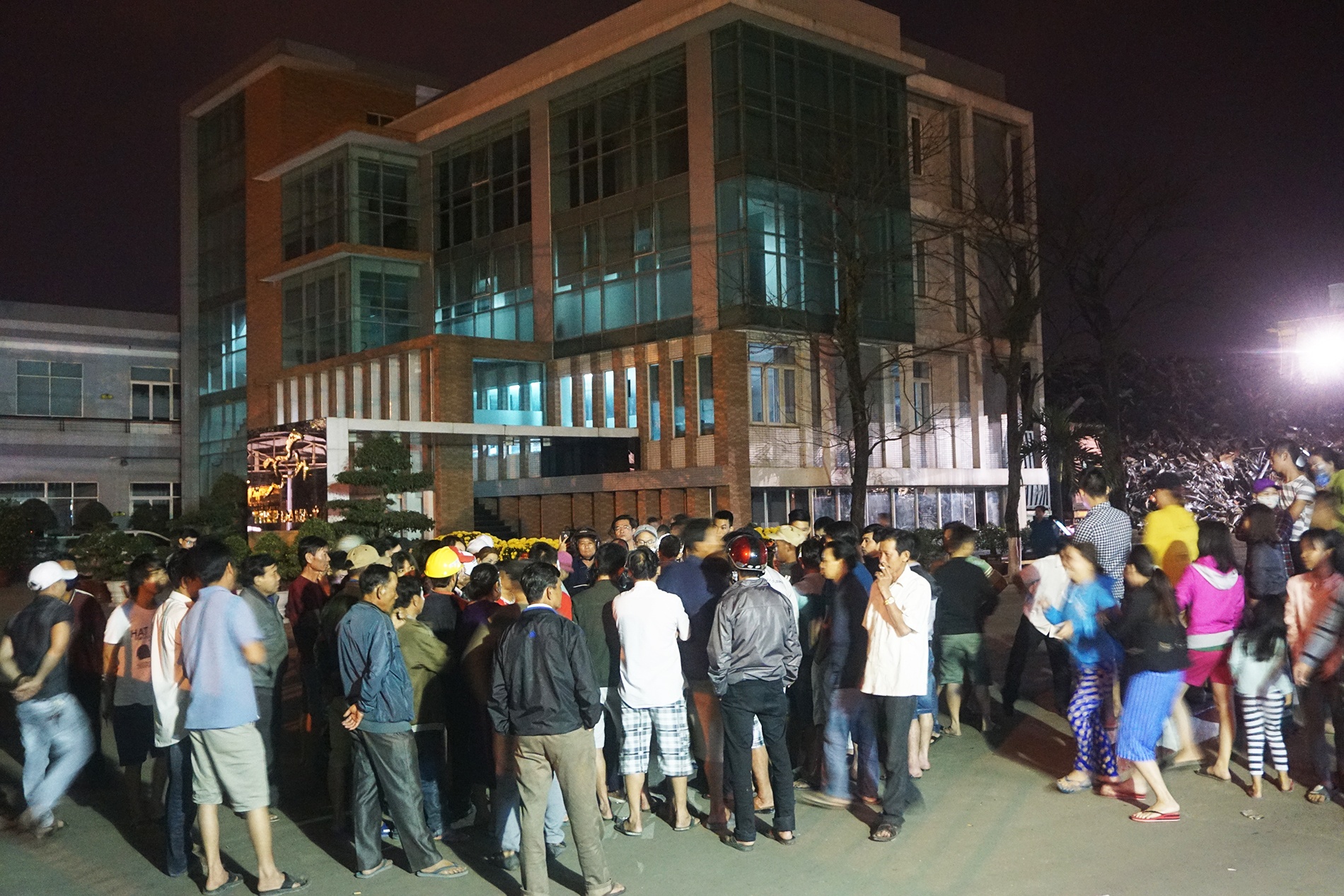 Dung hoat dong hai nha may thep gay o nhiem o Da Nang hinh anh