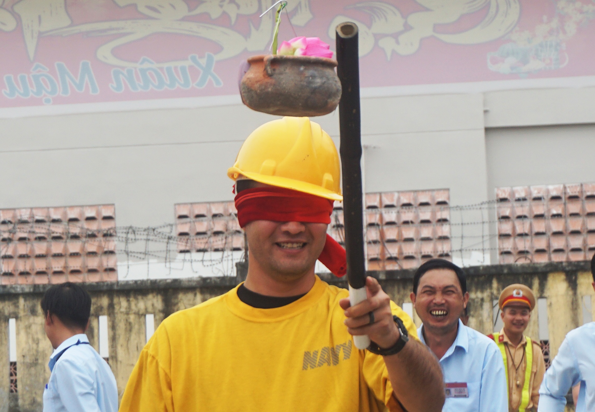 Hai quan my tham benh nhan tam than tai da nang anh 9