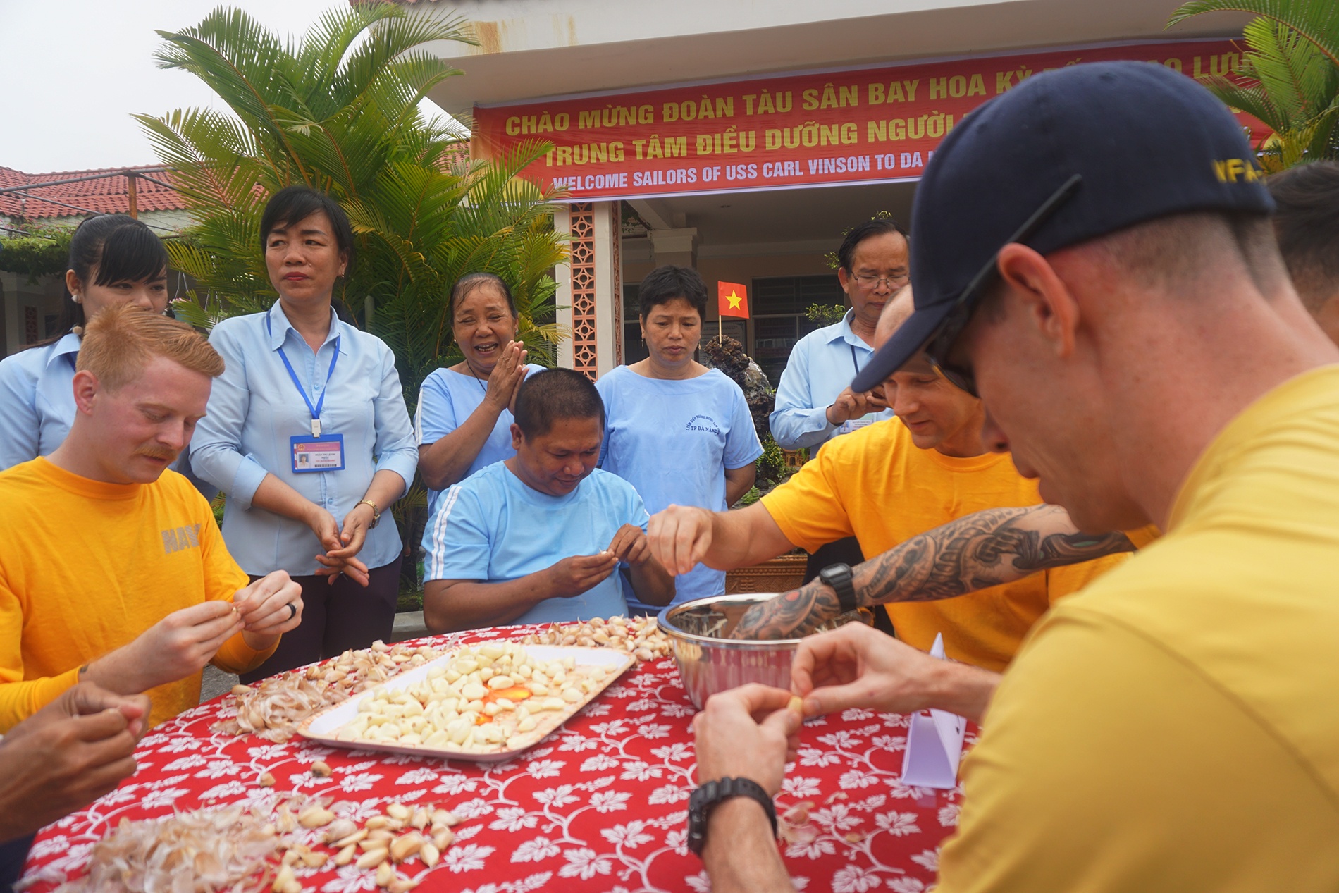 Hai quan my tham benh nhan tam than tai da nang anh 10