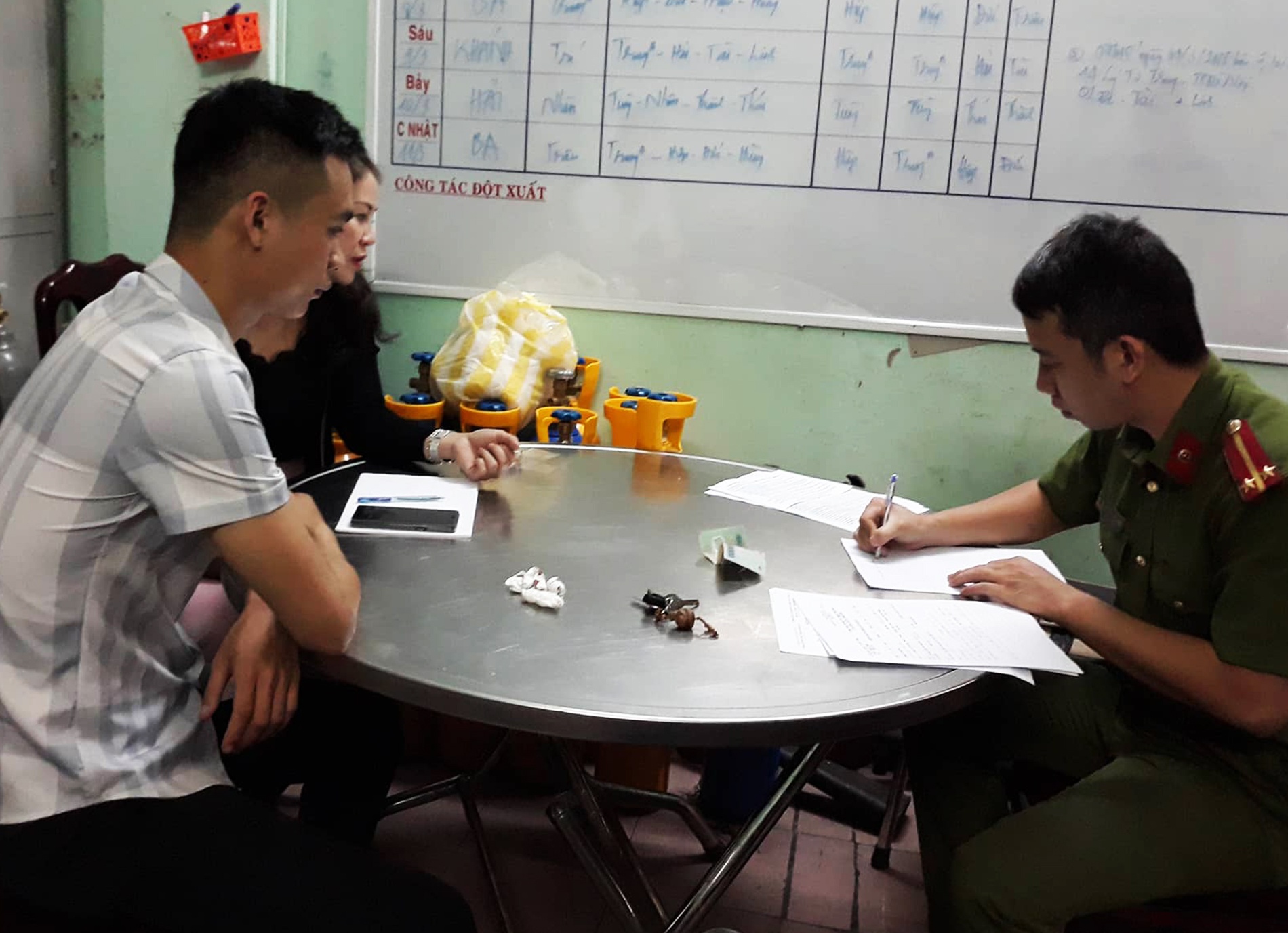 Phóng viên báo giao thông bị hành hung ảnh 1 Phong vien bao giao thong bi hanh hung anh 1