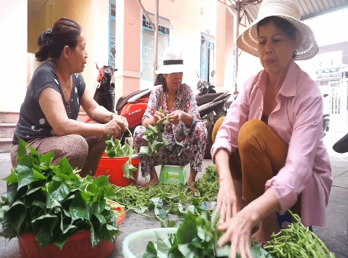 Hang nghin suat com mien phi cho benh nhan ngheo hinh anh