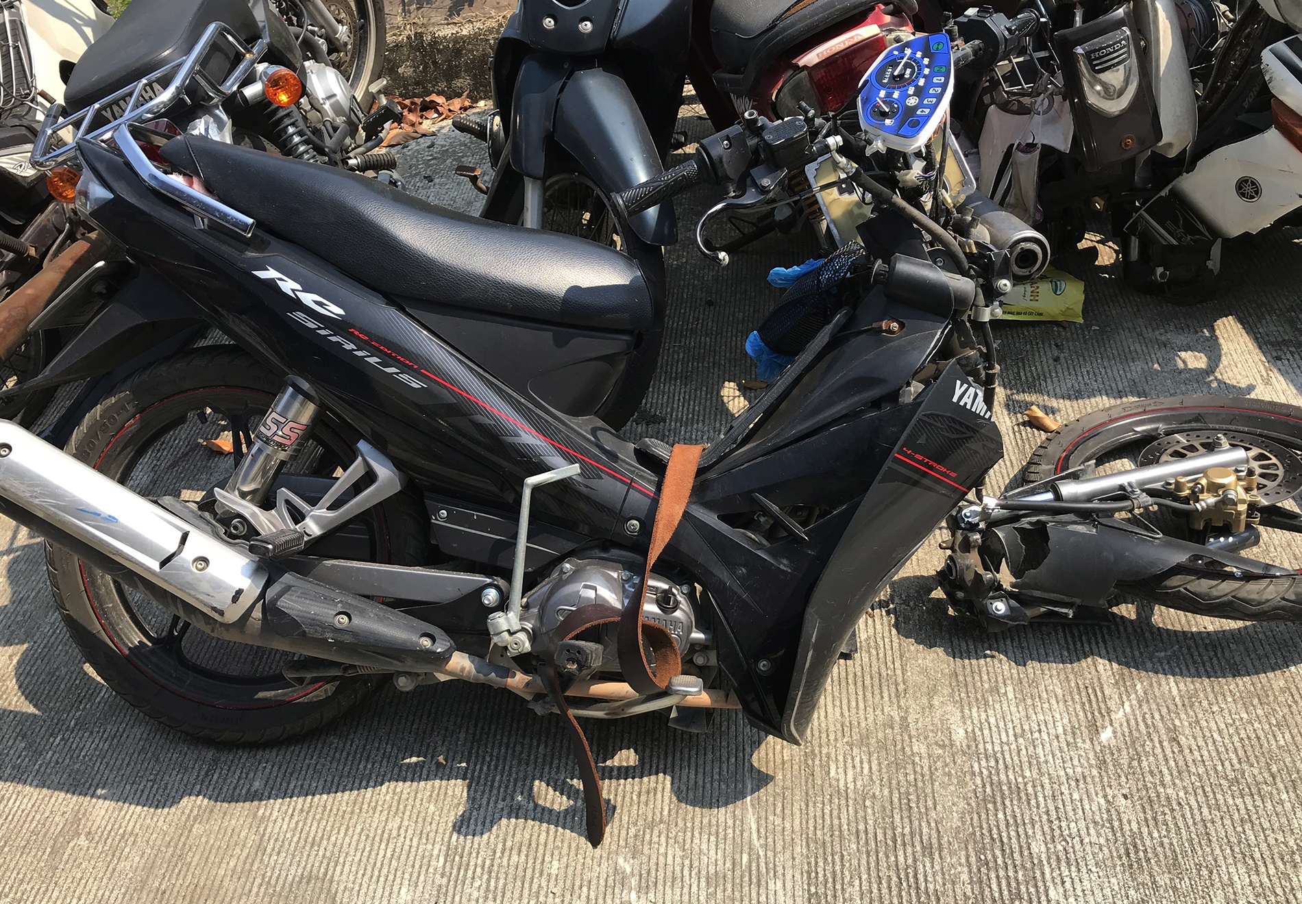 Nam thanh nien 18 tuoi thiet mang sau khi lai xe tong tru dien hinh anh