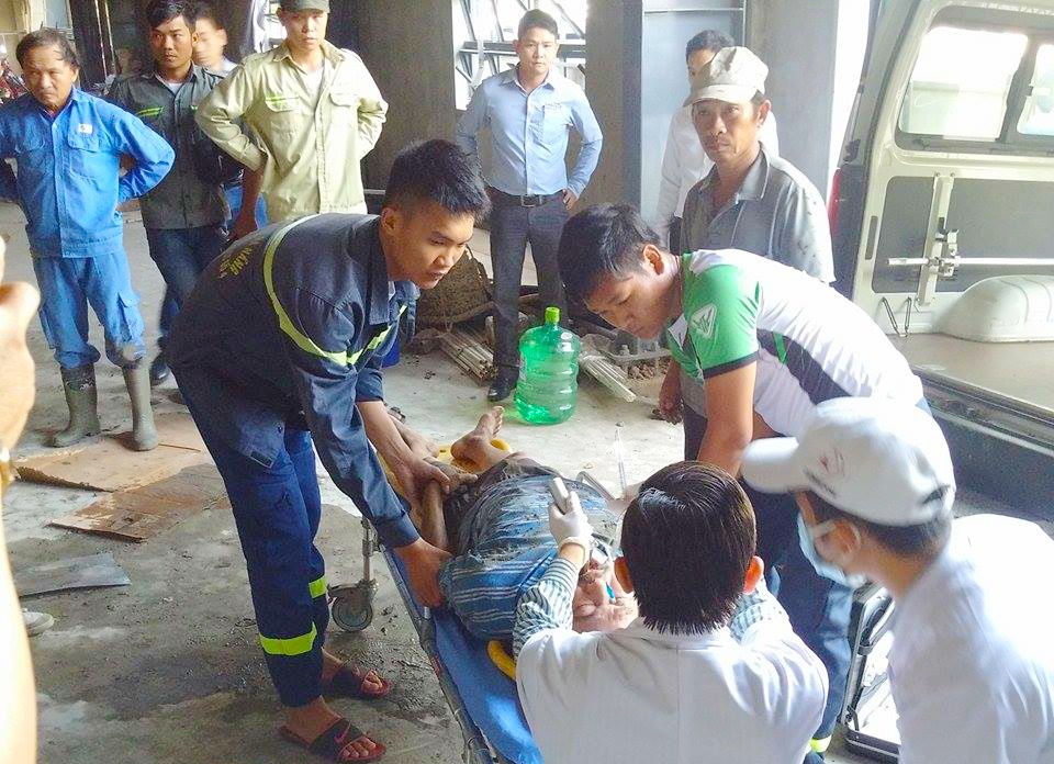 Sap gian giao cong trinh, nhieu cong nhan bi mac ket hinh anh