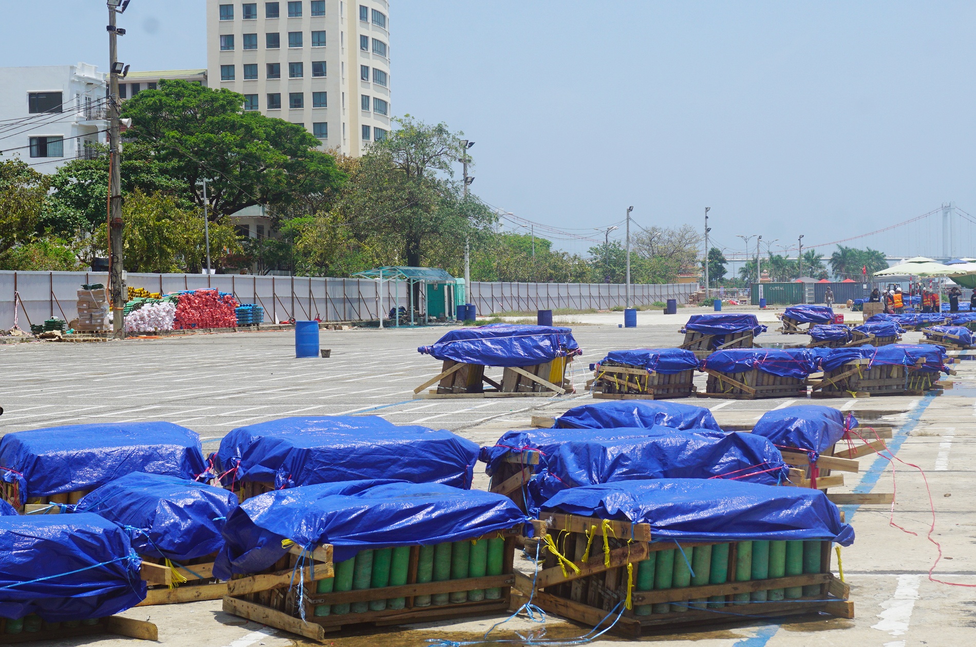 Can canh dan phao hoa o Da Nang anh 1