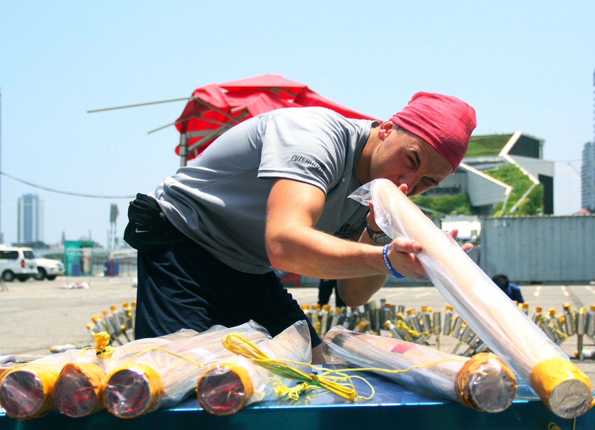 Tran dia phao hoa, khan dai khong lo o Da Nang truoc ngay khai hoa hinh anh
