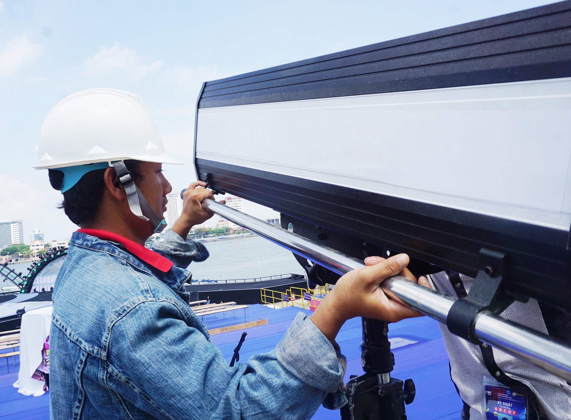 Can canh dan phao hoa o Da Nang anh 10