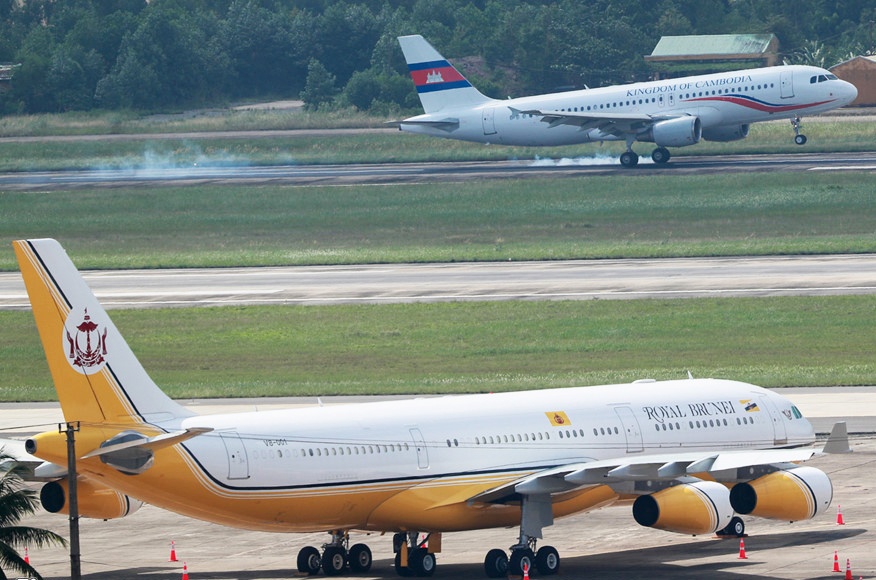 Gap su co, san bay Da Nang dong mot duong bang trong 30 phut hinh anh