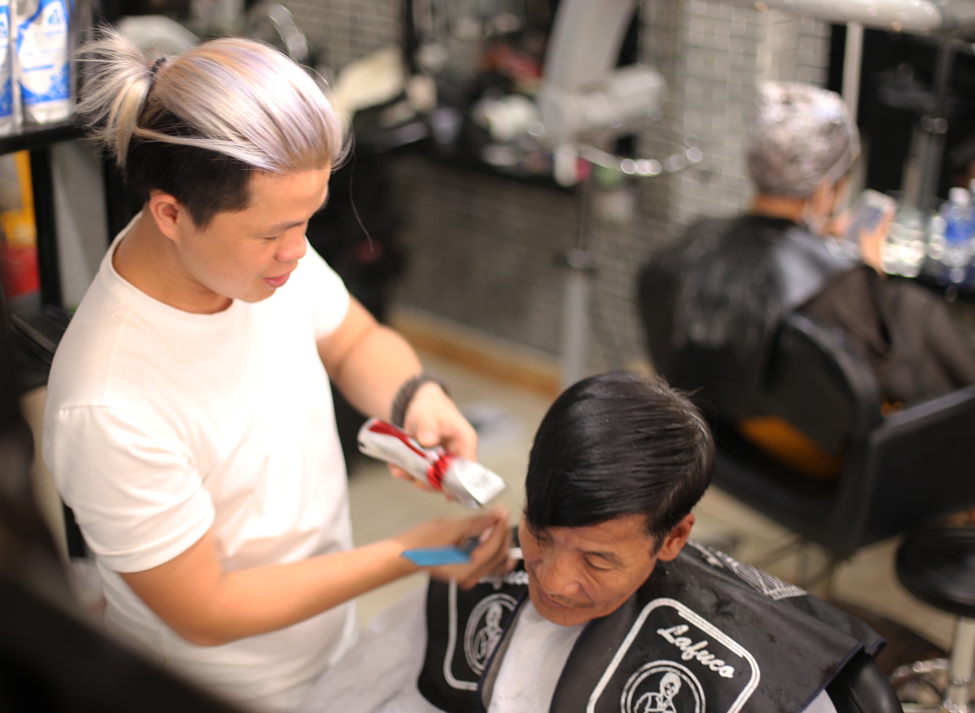 8X Hoi An cat toc mien phi cho nguoi ngheo hinh anh