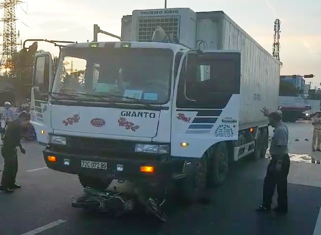 Hien truong vu tai nan khien 3 nguoi thuong vong hinh anh