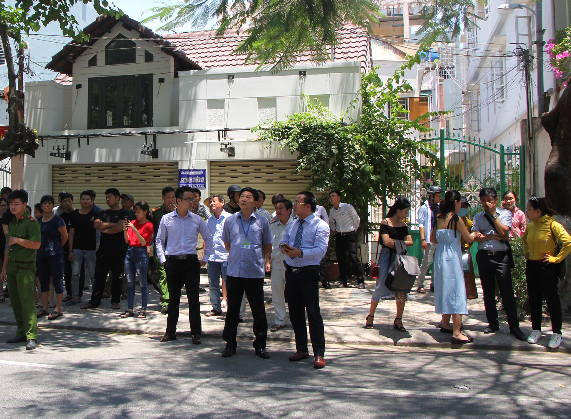 Cháy công ty bảo hiểm ở Đà Nẵng ảnh 2 Chay cong ty bao hiem o Da Nang anh 2