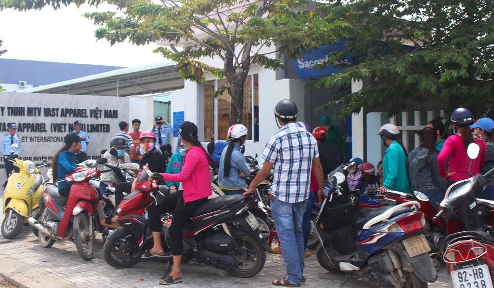 Công nhân đình công ở Quảng Nam ảnh 1 Cong nhan dinh cong o Quang Nam anh 1