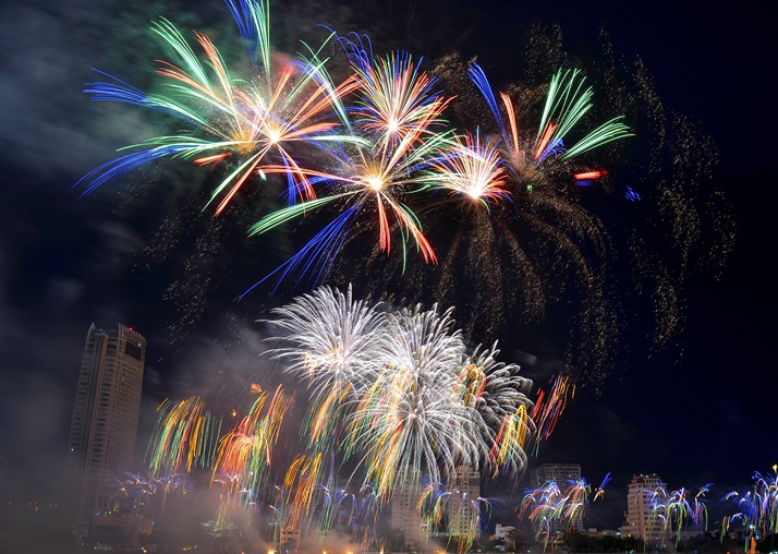 Phao hoa cua doi Hong Kong ke cau chuyen dien anh hinh anh