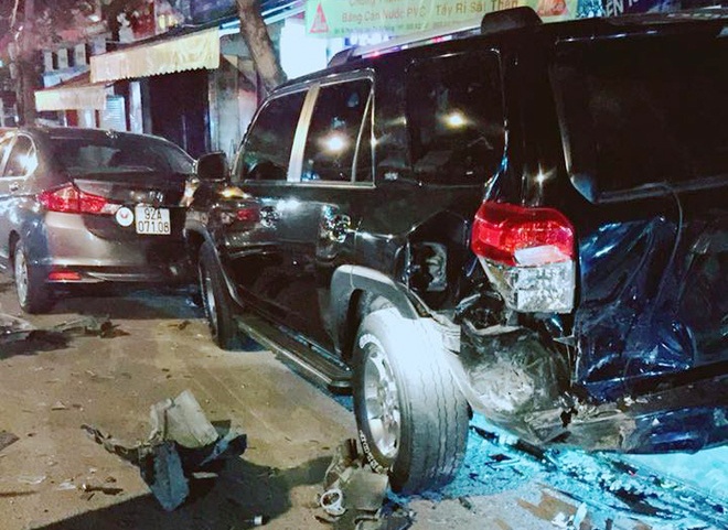 Tai xe lai BMW gay tai nan lien hoan co bieu hien ngao da hinh anh