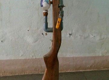 Sua sung tu che, nam sinh 14 tuoi bi dan ban vao dau hinh anh