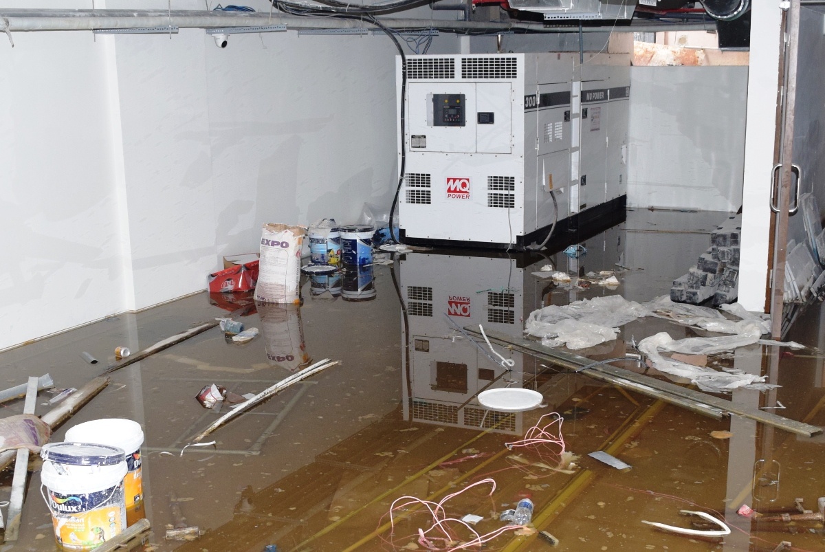 Hang loat tang ham khach san o Da Nang ngap trong nuoc sau mua hinh anh