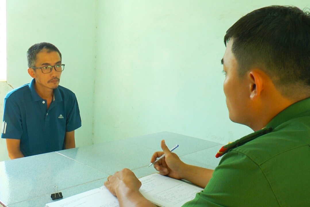 Bắt người đàn ông lừa đảo ở Đà Nẵng ảnh 1 Bat nguoi dan ong lua dao o Da Nang anh 1