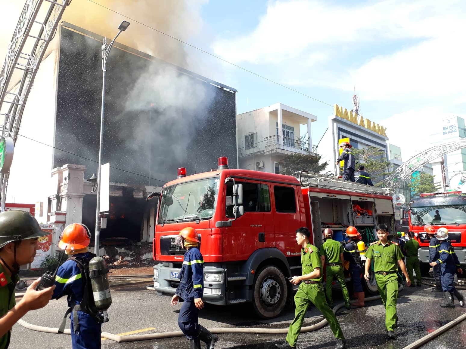 Cháy lớn ở Đà Nẵng ảnh 4 Chay lon o Da Nang anh 4