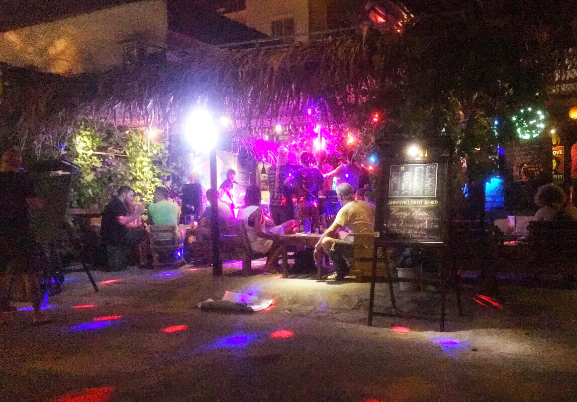 21 du khach o khu pho Tay tai Da Nang duong tinh voi ma tuy hinh anh