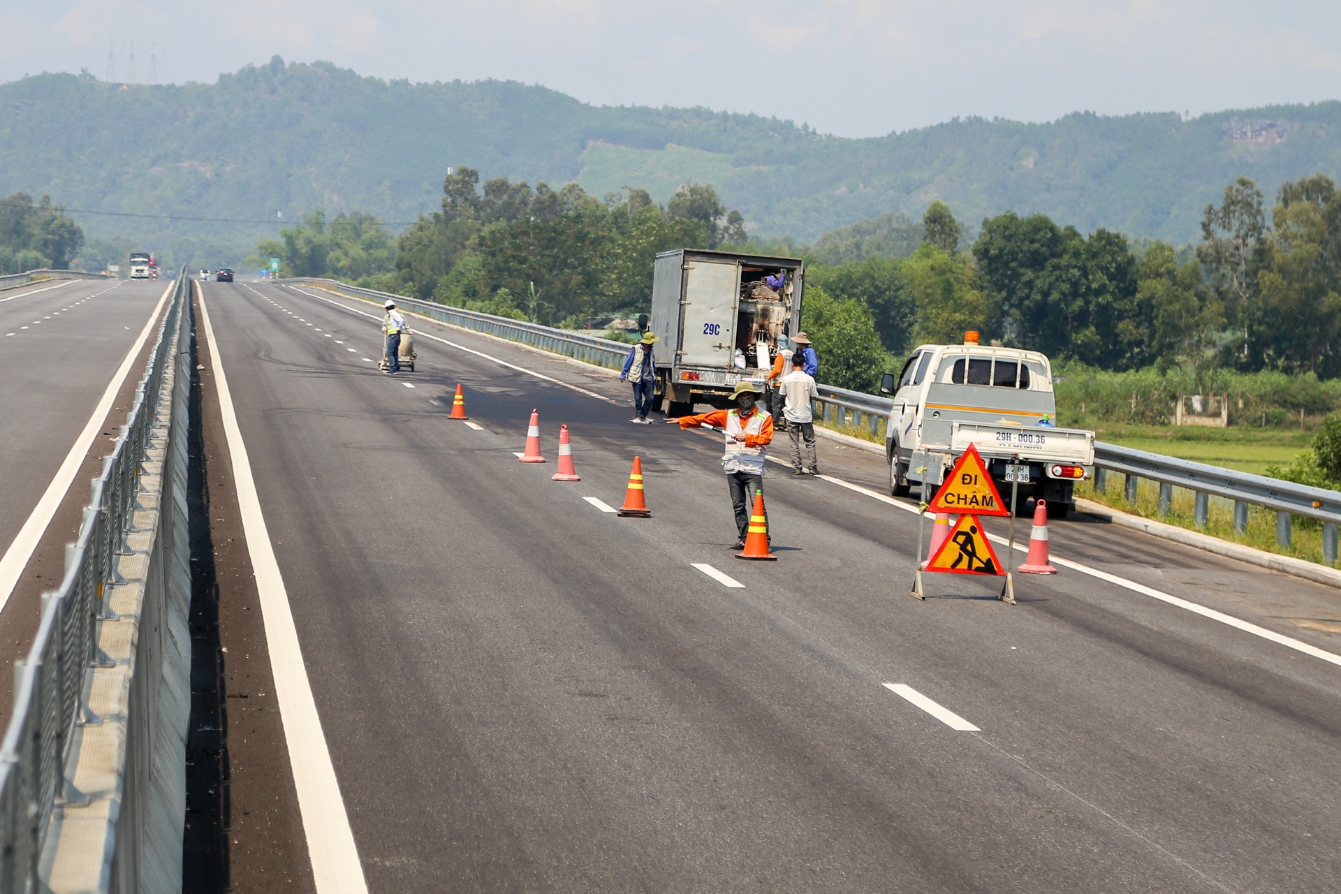 Sua chua cao toc Da Nang - Quang Ngai anh 12