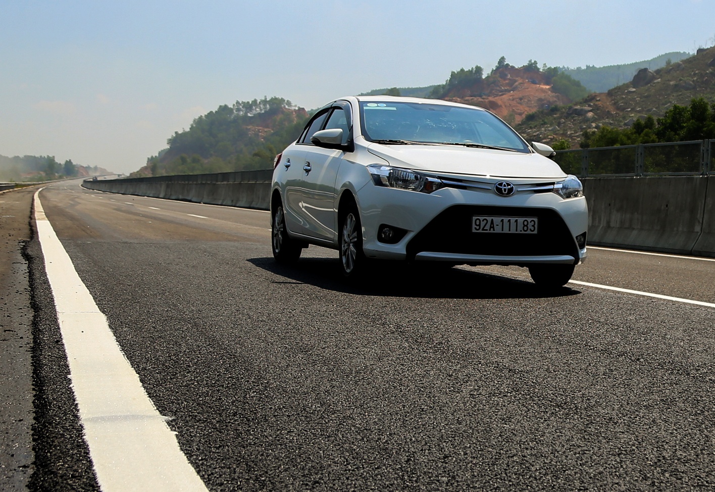 Khac phuc xong diem hu hong o cao toc 34.500 ty Da Nang - Quang Ngai hinh anh