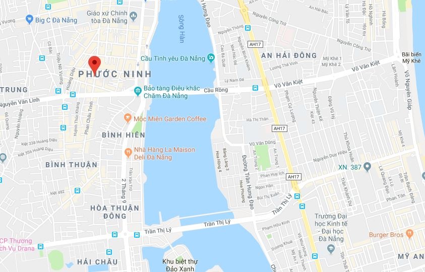 Nguoi phu nu trom dien thoai o ngan hang anh 2