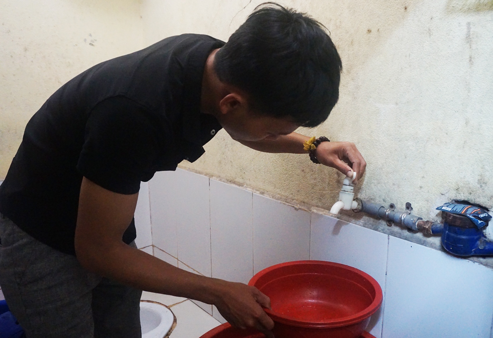 Nguoi Da Nang kho vi thieu nuoc sinh hoat giua mua mua hinh anh