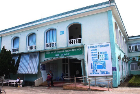 Nu bac si co thai do khong dung muc voi benh nhan bi kiem diem hinh anh