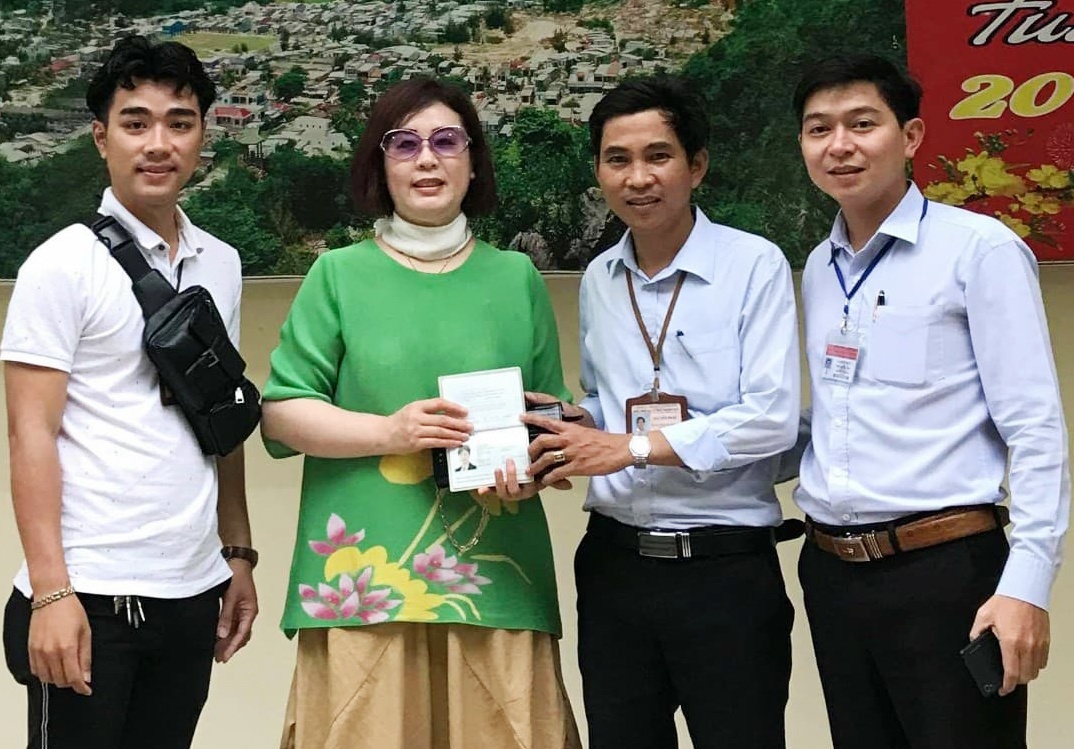 Nu khach Han Quoc nhan lai vi co 70 trieu dong bo quen o Ngu Hanh Son hinh anh