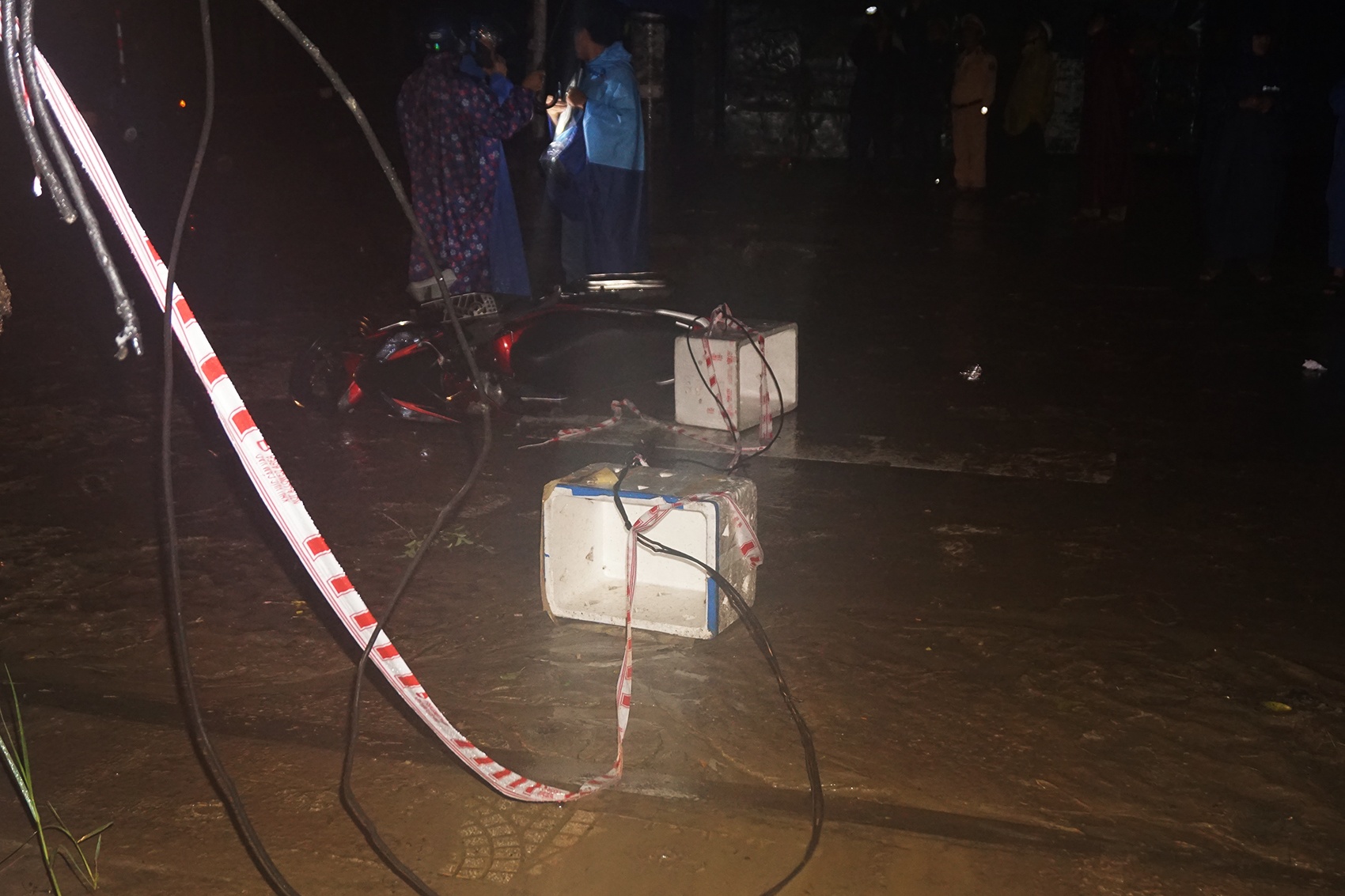 Hai vo chong bi dien giat o Da Nang anh 2