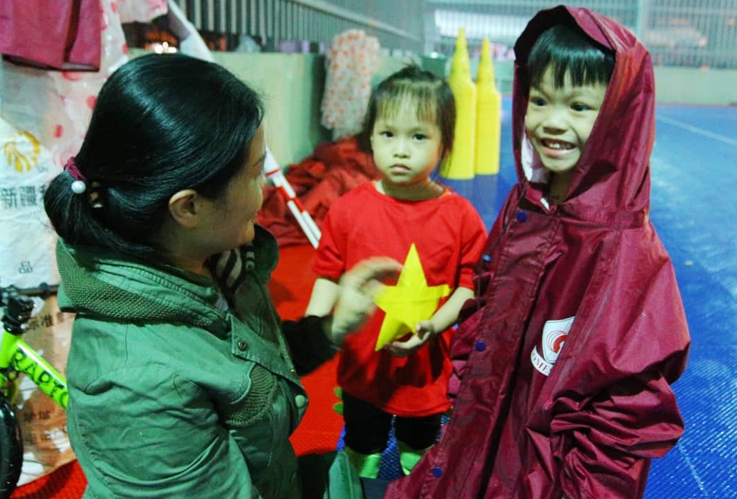 Nguoi dan Da Nang doi mua di co vu doi tuyen Viet Nam hinh anh