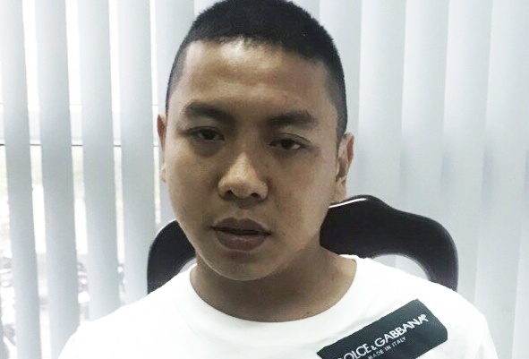 Nguoi dan bat ten cuop iPhone cua du khach Trung Quoc hinh anh