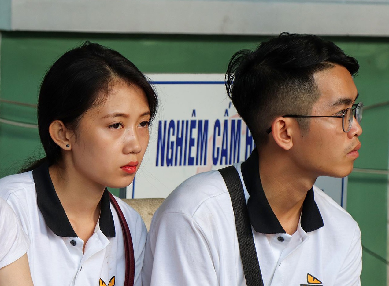 Sinh vien thoat chet khi oto lao xuong deo Hai Van: Em bi hat khoi xe hinh anh